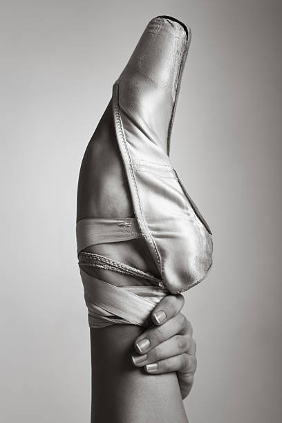 балет ноги в пуэнт - ballet people dancing human foot стоковые фото и изображения