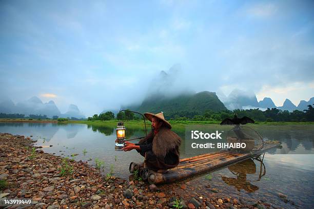 Foto de Pescadores No Rio Li e mais fotos de stock de Yangshuo - Yangshuo, Adulto, Adulto de idade mediana