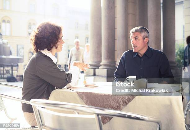 Parla Con Espresso - Fotografie stock e altre immagini di Locale di ristoro - Locale di ristoro, Bar, Bere