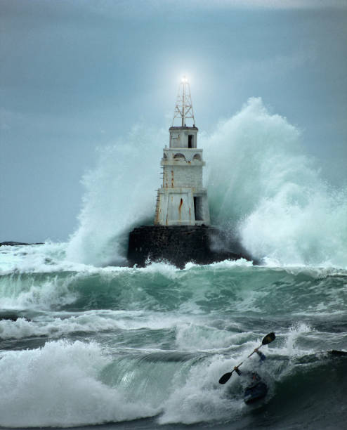 latarnia morska i storm - lighthouse storm sea panoramic zdjęcia i obrazy z banku zdjęć