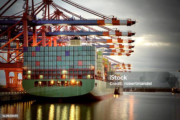 Container Hafen Stockfoto und mehr Bilder von Frachtschiff - Frachtschiff, Hafen, Hamburg