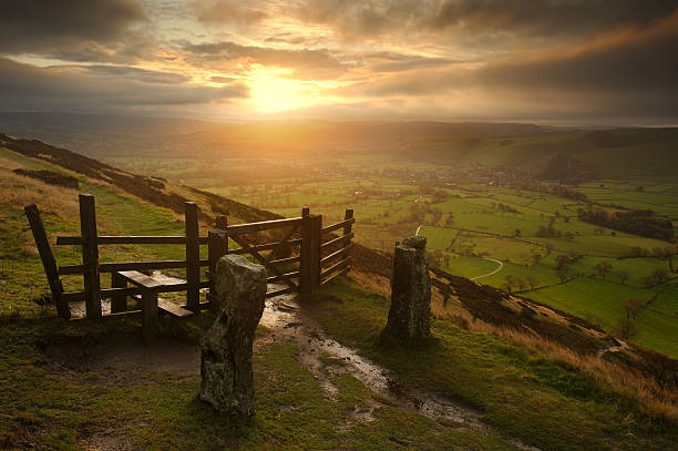 hope vale do amanhecer, distrito de peak - mam tor - fotografias e filmes do acervo