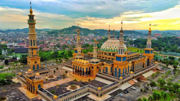 piękne centrum islamskie - kalimantan zdjęcia i obrazy z banku zdjęć