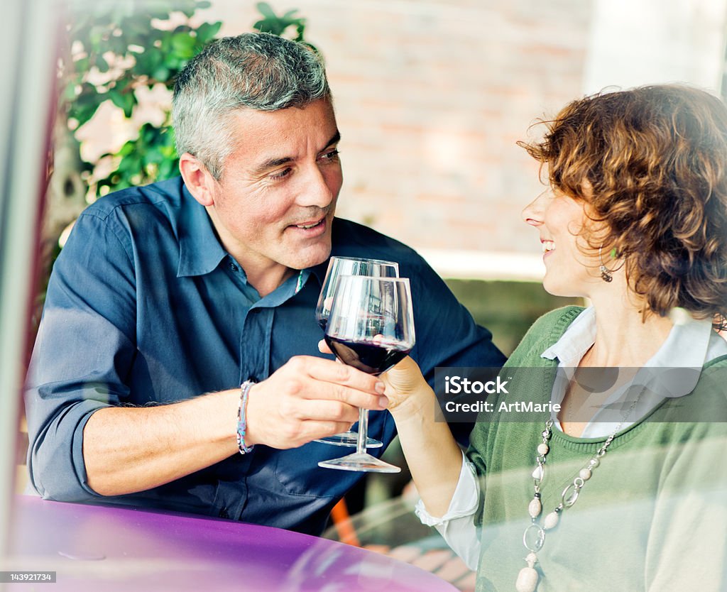 Maduras Casal italiano beber vinho em um café - Royalty-free 30-39 Anos Foto de stock