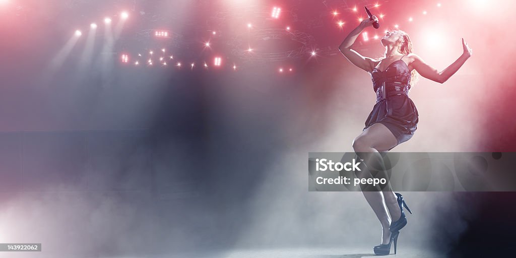 Solo Cantora no palco - Royalty-free Cantor Foto de stock