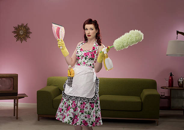 retro housewife retro housewife dreads the housework stereotypical housewife stock pictures, royalty-free photos & images