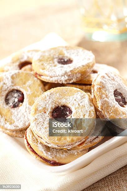 Galletas De Navidad Foto de stock y más banco de imágenes de Galleta - Dulces - Galleta - Dulces, Mermelada, Adorno de navidad