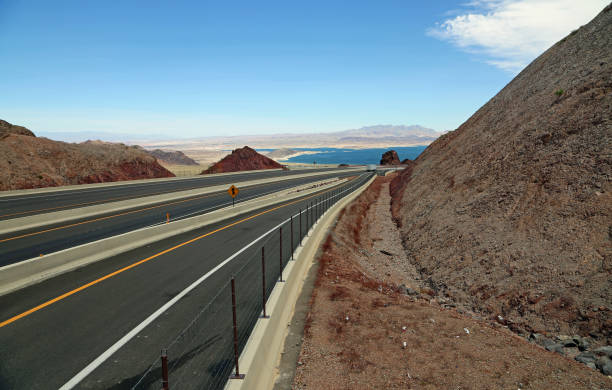 istock The road to Lake Mead valley 1439269217