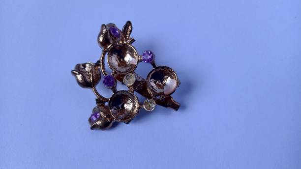 istock Little trinkets of gold 1439368655