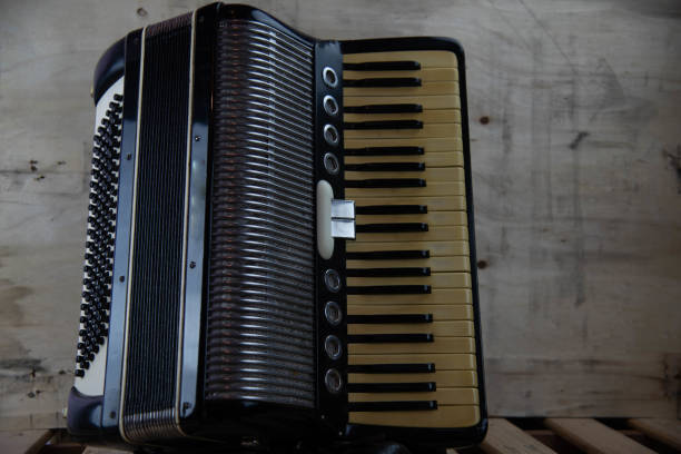 istock black piano accordion 1439374032