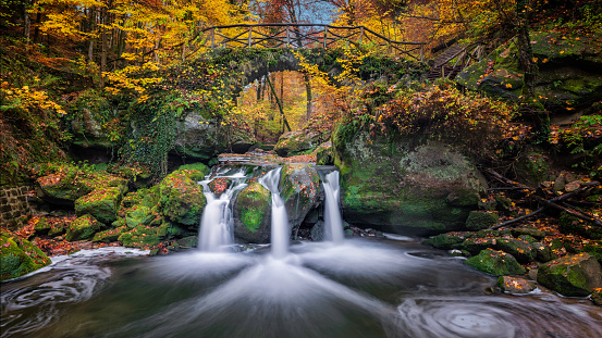 Fairytale waterfall in Luxembourg - Schiessentümpel