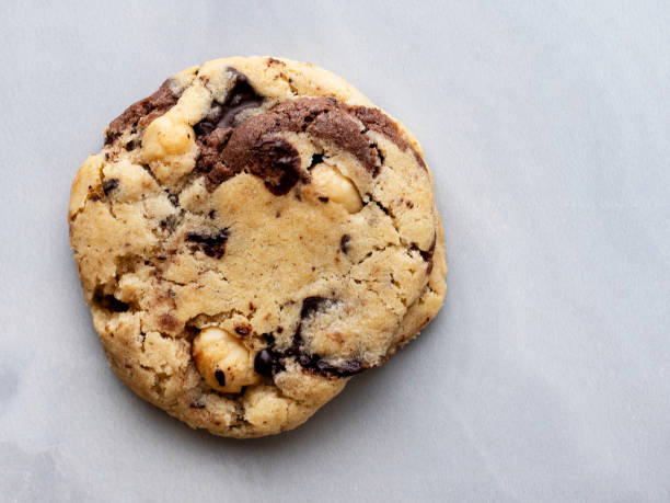 チョコチップクッキー、クッキー、ビスケット - cookie missing bite crumb eaten ストックフォトと画像
