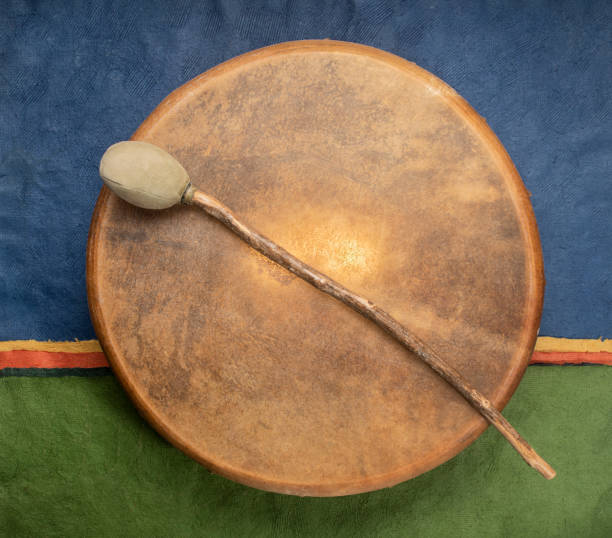 tambor de marco chamán - frame drum fotografías e imágenes de stock