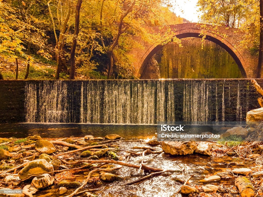 Cầu Hình Vòng Cung Của Palaiokarya Trong Trikala Perfecture Hy Lạp ...