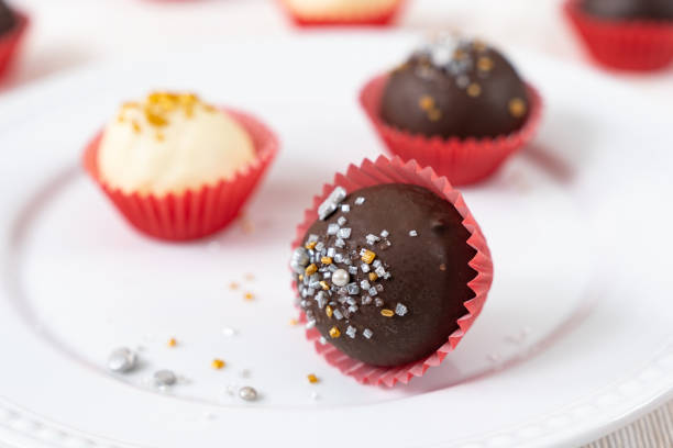 istock Dark and white almond London cookies 1439551599