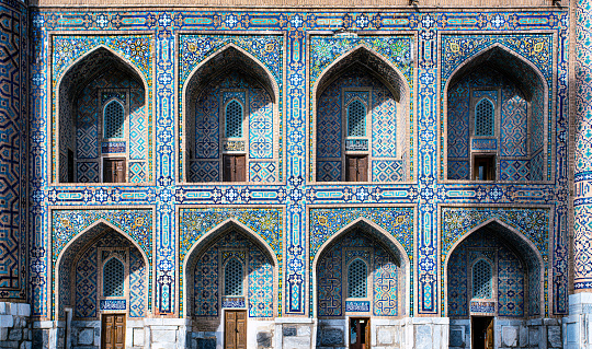 Registan Madressa fachada exterior. Samarcanda, Uzbekistán photo