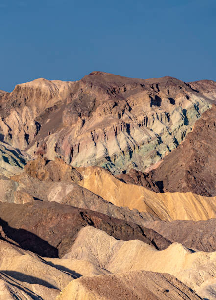 słynny kanion twenty team podczas tętniącego życiem wschodu słońca w parku narodowym doliny śmierci na pustyni mojave, kalifornia, usa - awe death valley desert sandstone sunrise zdjęcia i obrazy z banku zdjęć