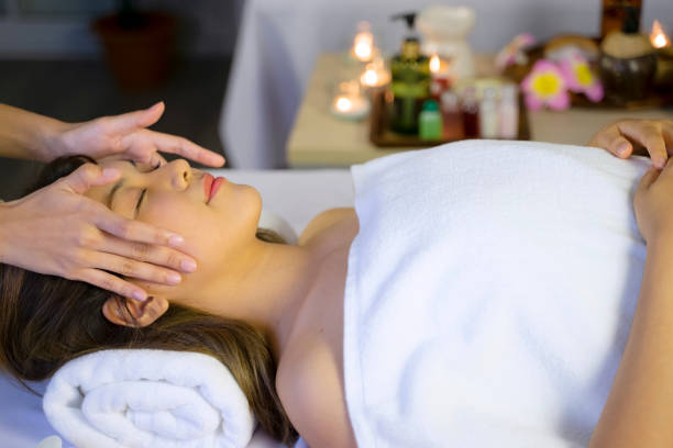 istock Customer and employee are at spa and resort. 1439686369