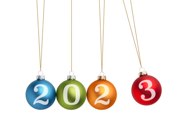szczęśliwego nowego roku 2023. newtony kołyszą kulki christamsa. - new years party time zdjęcia i obrazy z banku zdjęć