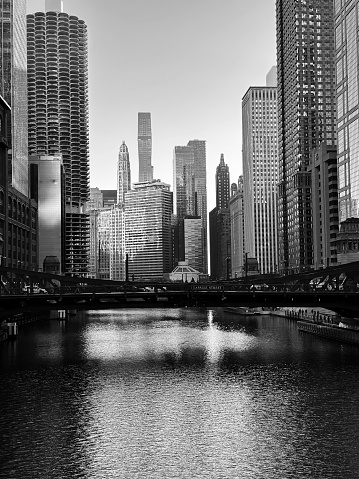 Río de Chicago en Blanco y Negro
