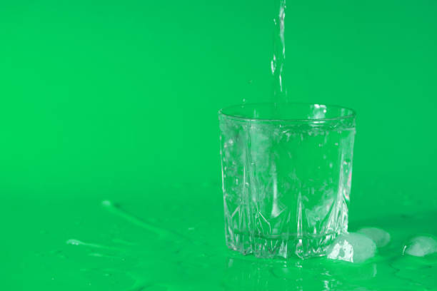 Pour green juice, health drink, health food