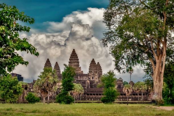angkor wat historischer tempel in siem reap, kambodscha - cambodia traditional culture ancient angkor stock-fotos und bilder