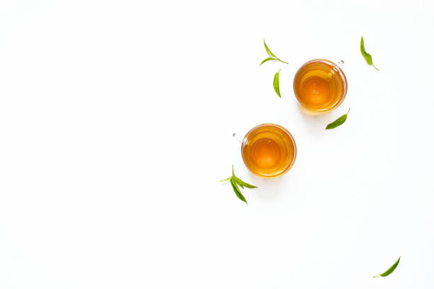 紅茶、茶葉とガラスのティーポットに緑茶。平面図 - japanese tea cup ストックフォトと画像