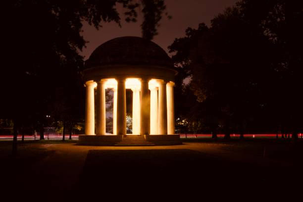 istock DC WWI Memorial at Night 1439900300
