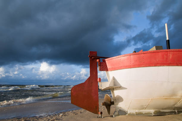 barcos de pesca - rewal - fotografias e filmes do acervo