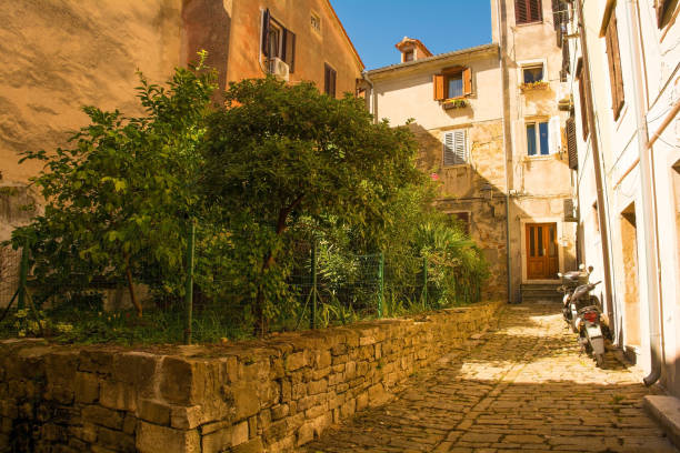 istock Street in Piran, Slovenia 1439985725