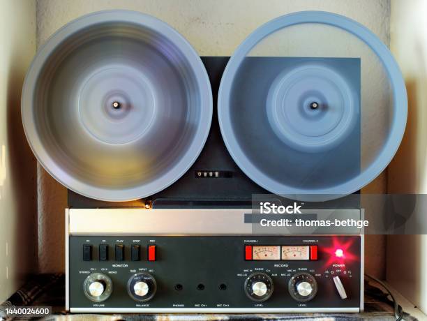 Vintage Reel To Reel Audio Tape Recorder Close Up Stock Photo - Download  Image Now - Analog, Audio Equipment, Close-up - iStock