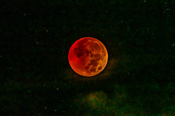 istock Total Lunar Eclipse November 8th 2022 Blood Beaver Moon 1440071888
