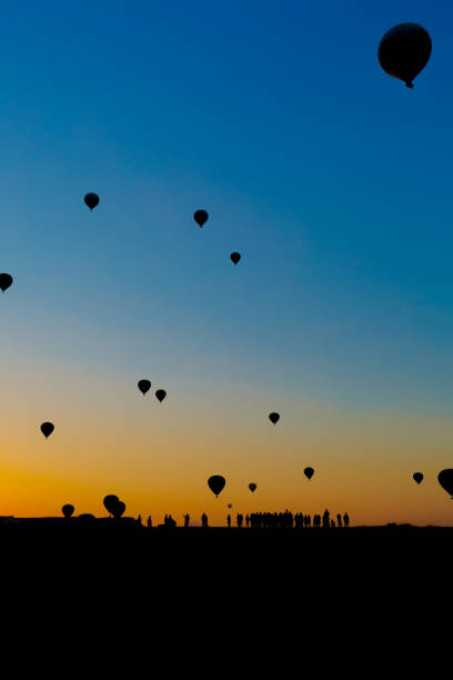 aria calda palloncini - traditional festival adventure air air vehicle foto e immagini stock