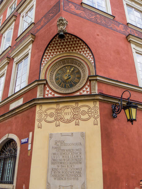 istock Clock in Old Town Market Square, Warsaw 1440075133