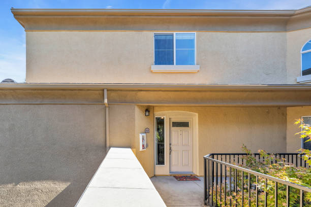 istock Walkway leading up to apartment 1440087082