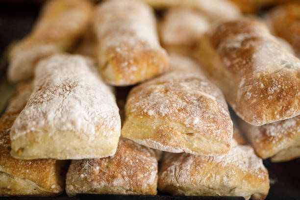 ciabatta appena sfornata - ciabatta foto e immagini stock