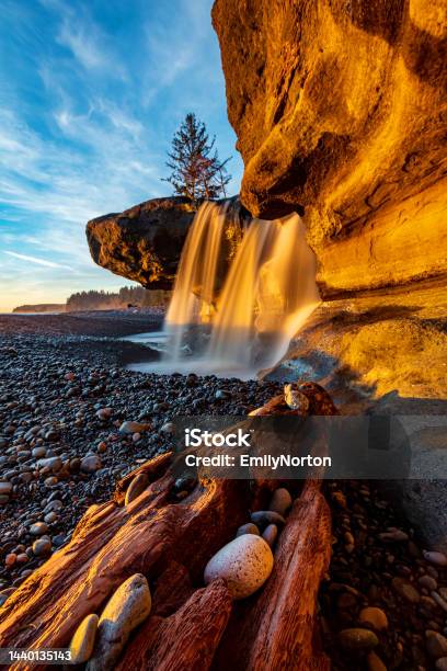 Sandcut Beach Vancouver Island Stock Photo - Download Image Now - Pacific Northwest, Coastline, Vancouver - Canada