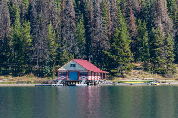 istock boathouse on lake maligne Jasper nationla parc 1440297054