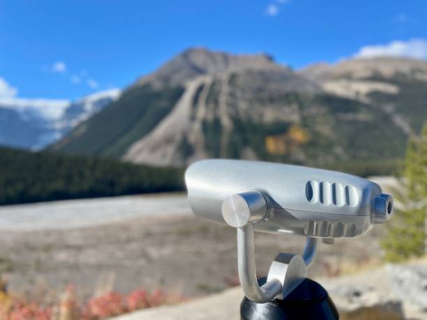 Verrekijker gericht op de gletsjer bij Icefield parkway