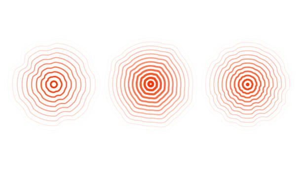 ilustraciones, imágenes clip art, dibujos animados e iconos de stock de conjunto de círculos de ondulación concéntricos rojos. colección de anillos distorsionados de onda sonora o sonora. epicentro, objetivo, concepto de icono de radar. señal radial o elementos vibratorios. vector - sacudir
