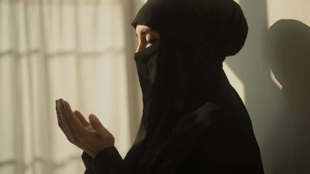istock islamic prayer woman 1440410781