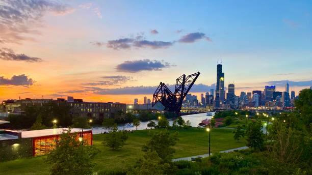 シカゴの夕日 - landscape usa vibrant color riverbank ストックフォトと画像