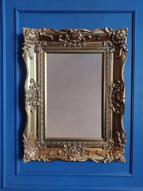 istock picture frame gold in Thailand 1440454811