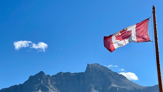 Canadese vlag bij Saskatchewan rivier