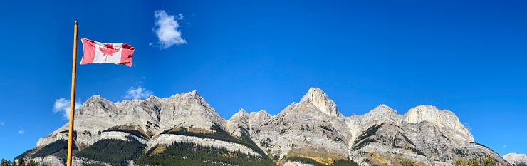 Canadese vlag bij Saskatchewan rivier