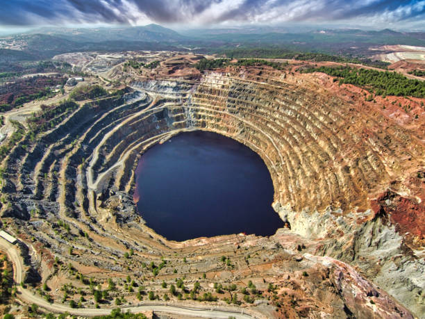 vista aérea de la mina minas de riotinto en huelva. andalucía,españa - huelva province fotografías e imágenes de stock