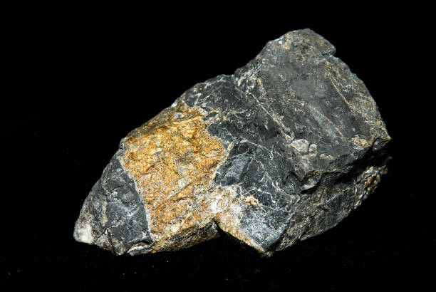 istock gold and copper in granite 1440553946