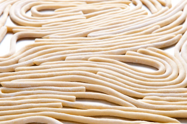 pasta pici artesanal desde cero - pizzoccheri fotografías e imágenes de stock