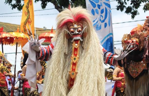 rangda, figura tańca barong z bali w indonezji. - rangda zdjęcia i obrazy z banku zdjęć