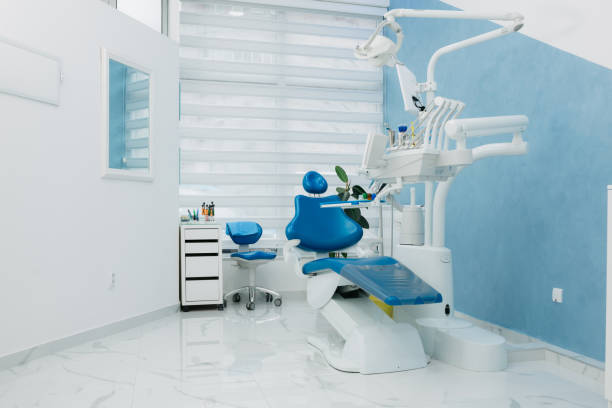 zahnarztpraxis, menschenleer - dentist dental hygiene dental drill dentist office stock-fotos und bilder